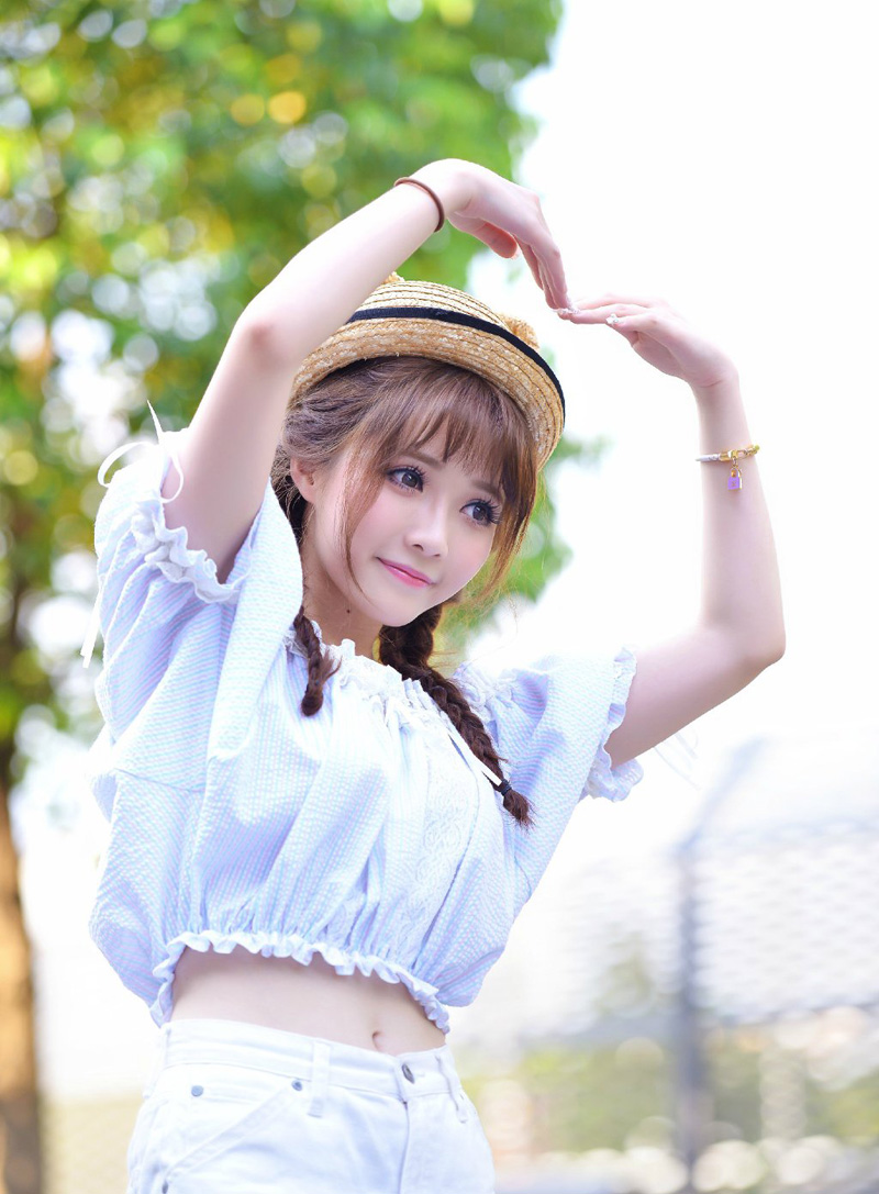 路还很长，难免心酸皱眉，但无论怎样，别松手就好。